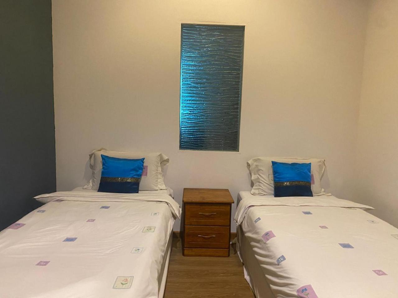 Wesberly Apartments Кучинг Екстериор снимка