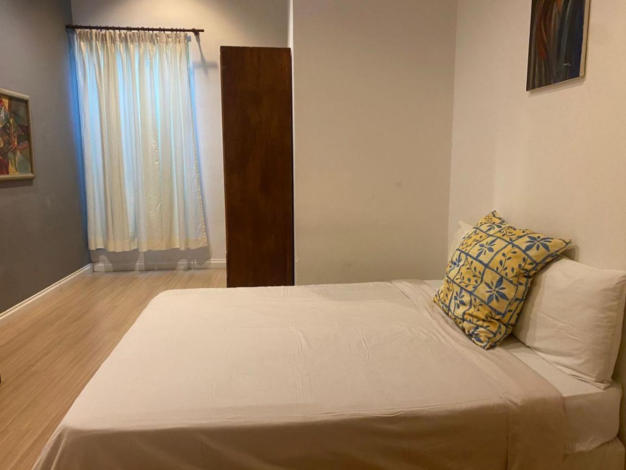 Wesberly Apartments Кучинг Екстериор снимка