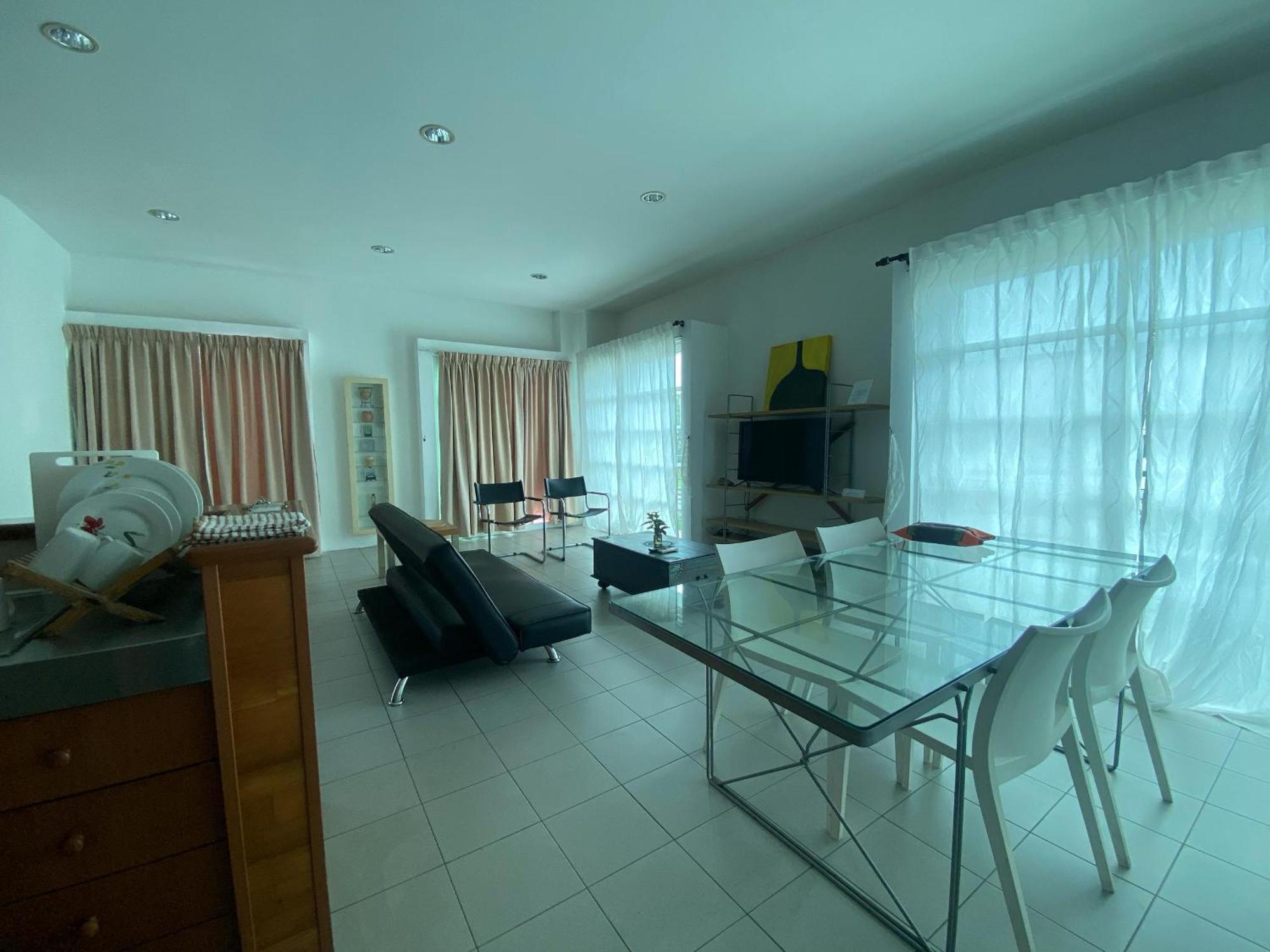 Wesberly Apartments Кучинг Екстериор снимка