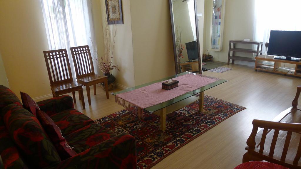 Wesberly Apartments Кучинг Екстериор снимка