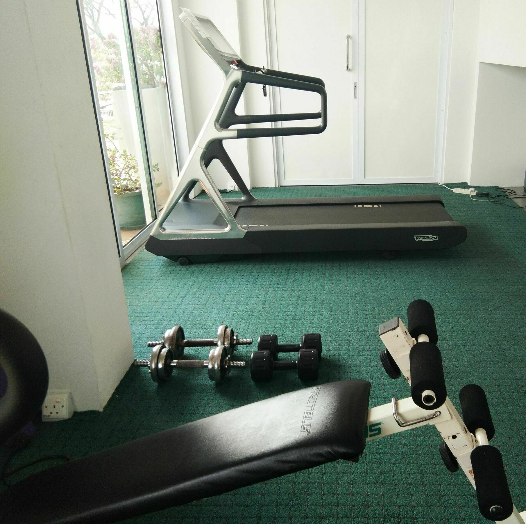 Wesberly Apartments Кучинг Екстериор снимка